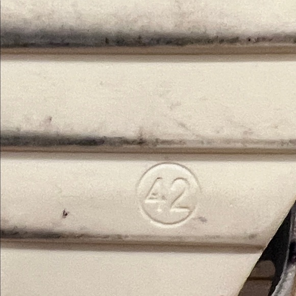 Leopard Print Rear Zip Sandals - Picture 10 of 10